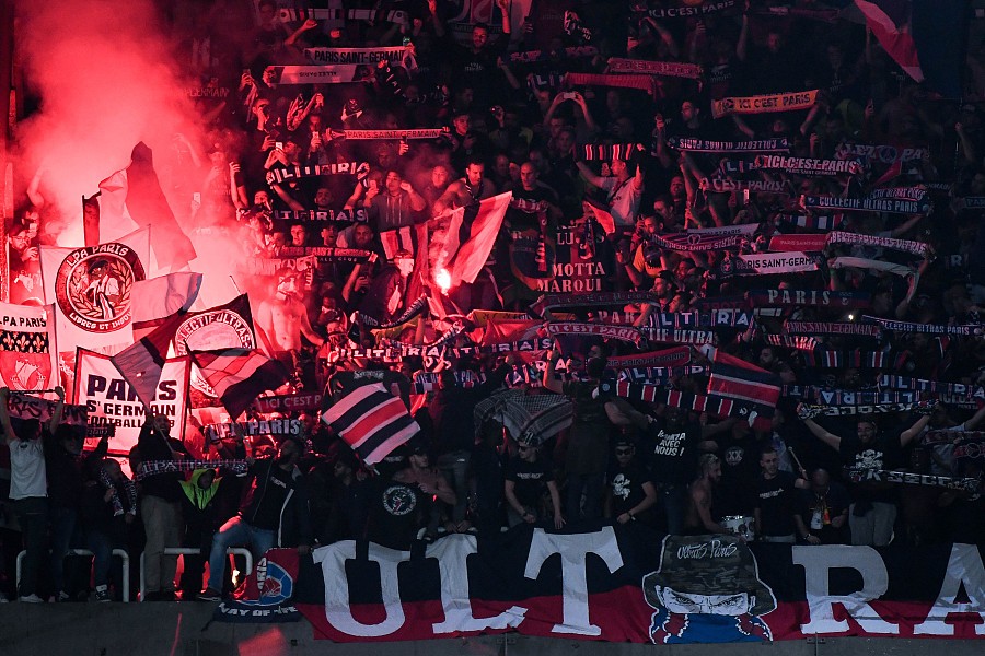 亚斯形成的 亚斯形成的