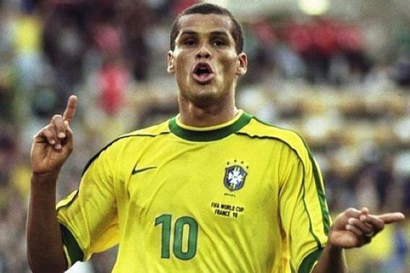 的激烈竞争 的激烈竞争