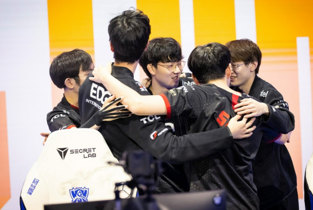 若犯规堆叠 若犯规堆叠